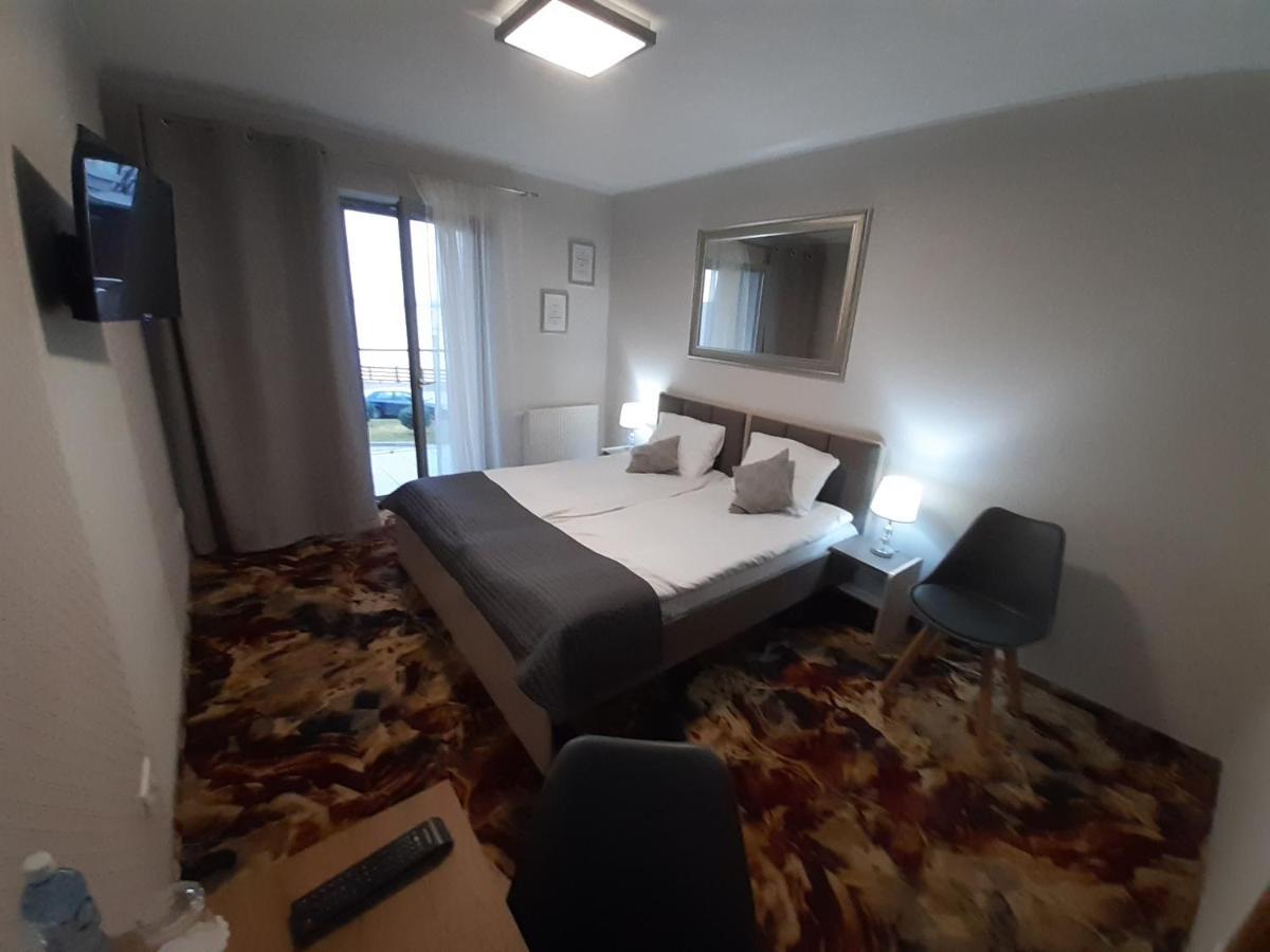 Hotel Osrodek Wypoczynkowy Rybak à Nysa Extérieur photo