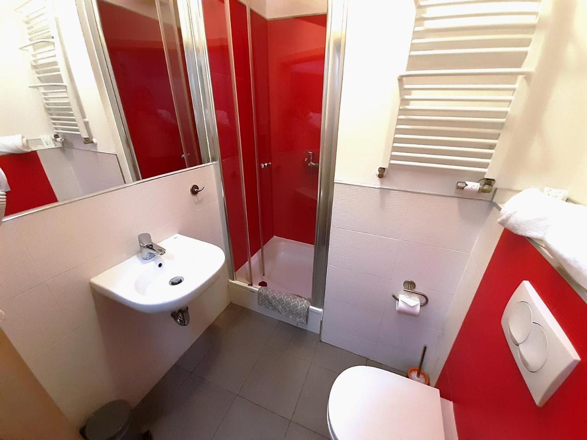 Hotel Osrodek Wypoczynkowy Rybak à Nysa Extérieur photo