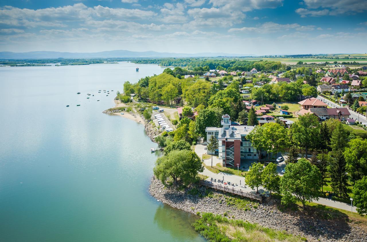 Hotel Osrodek Wypoczynkowy Rybak à Nysa Extérieur photo
